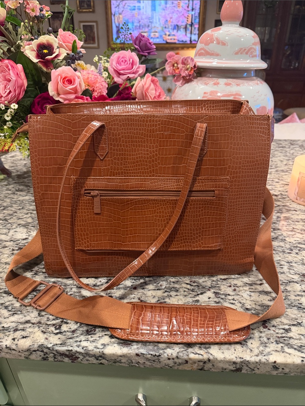 Beis weekender tote